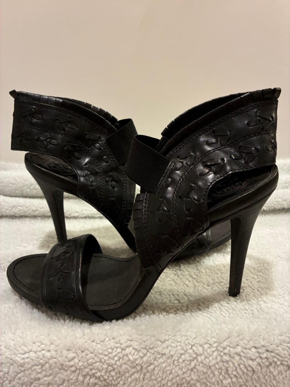 Tory Burch Woven Stiletto sandals with akle support. Sz10. Excellent condition.